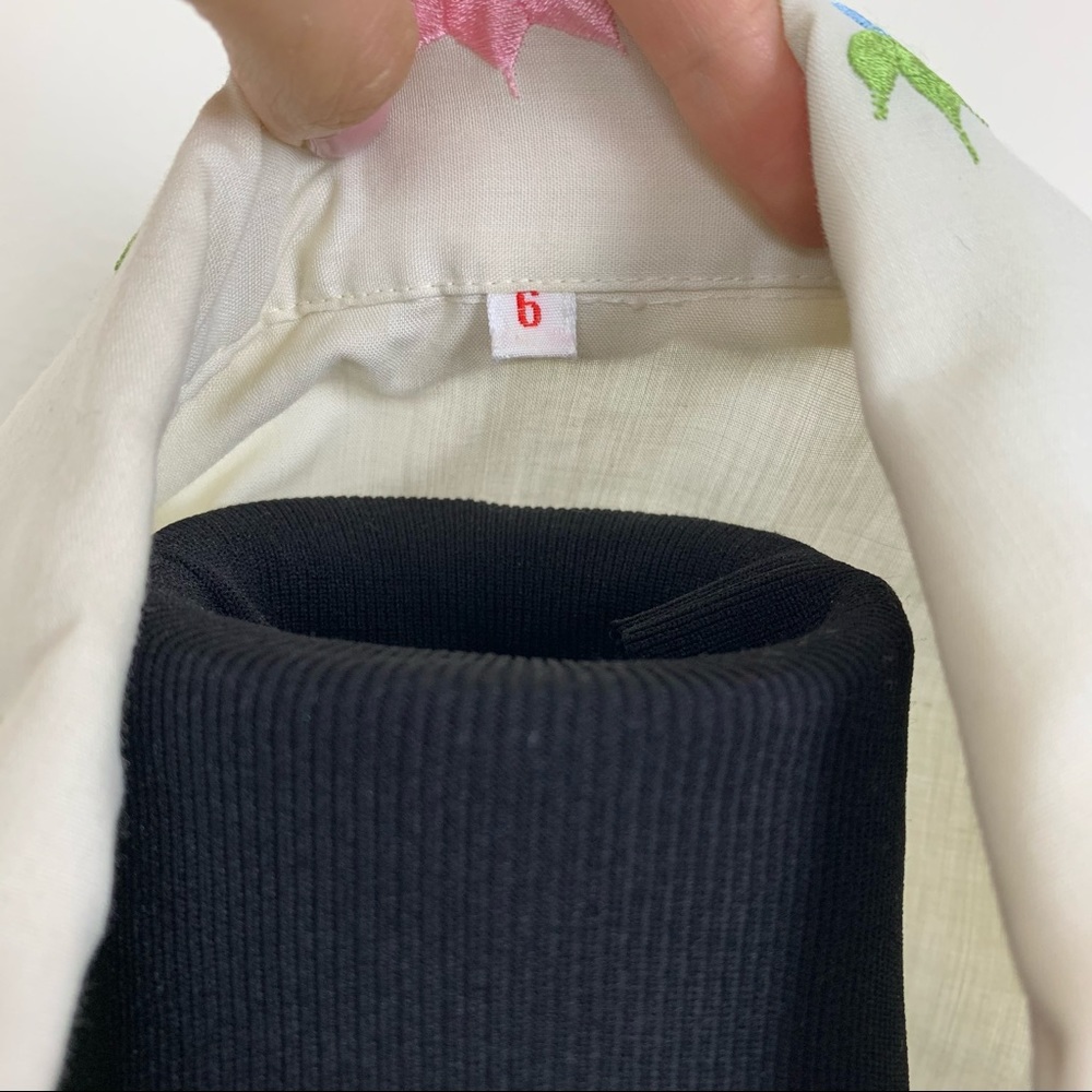 Vintage Floral Robe - Picture 2 of 11